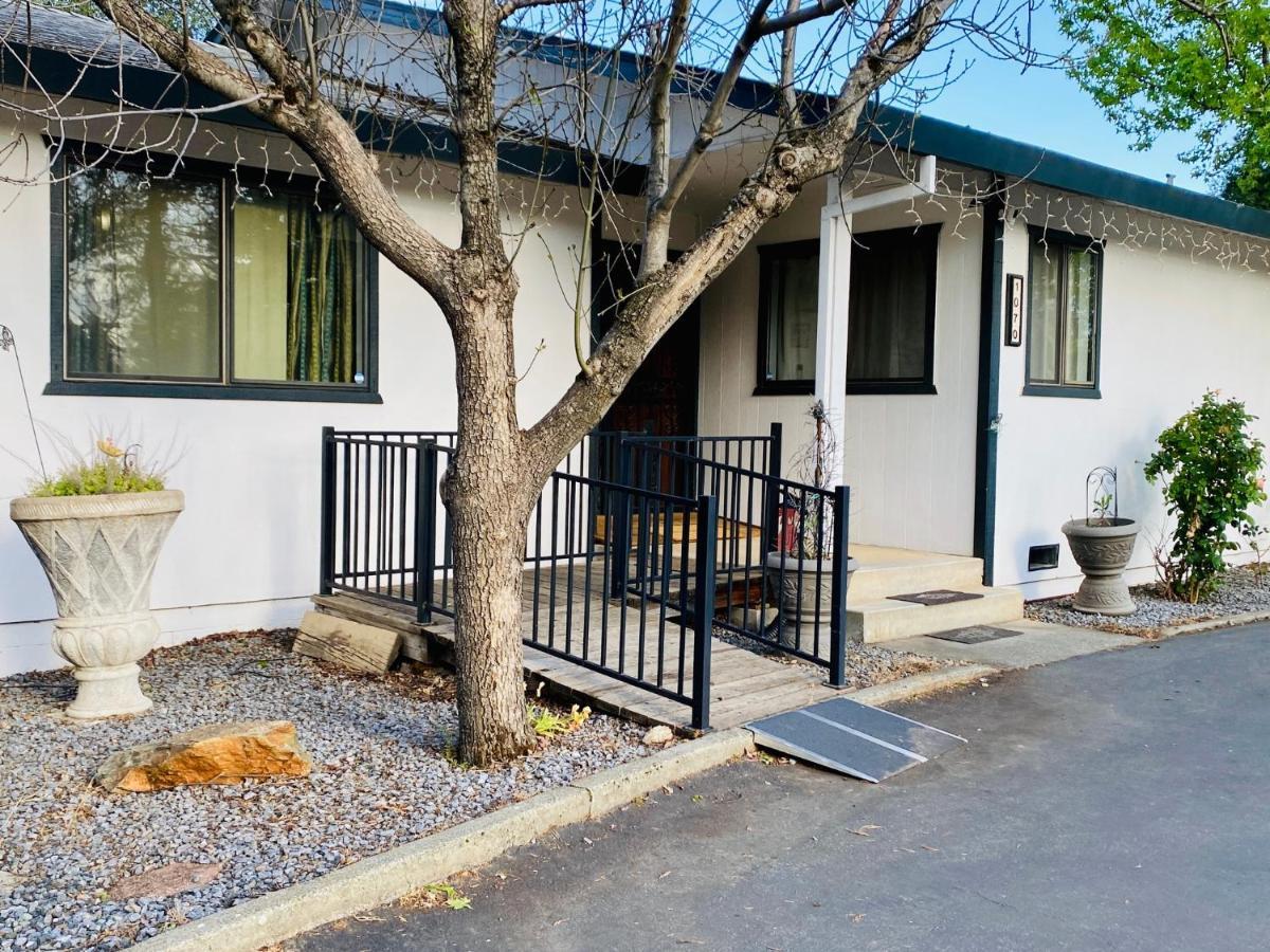 Family Friendly, 3 Bedroom House, With King Bed For Up To 15 - Bbq - Internet - Jet Tub 오번 외부 사진